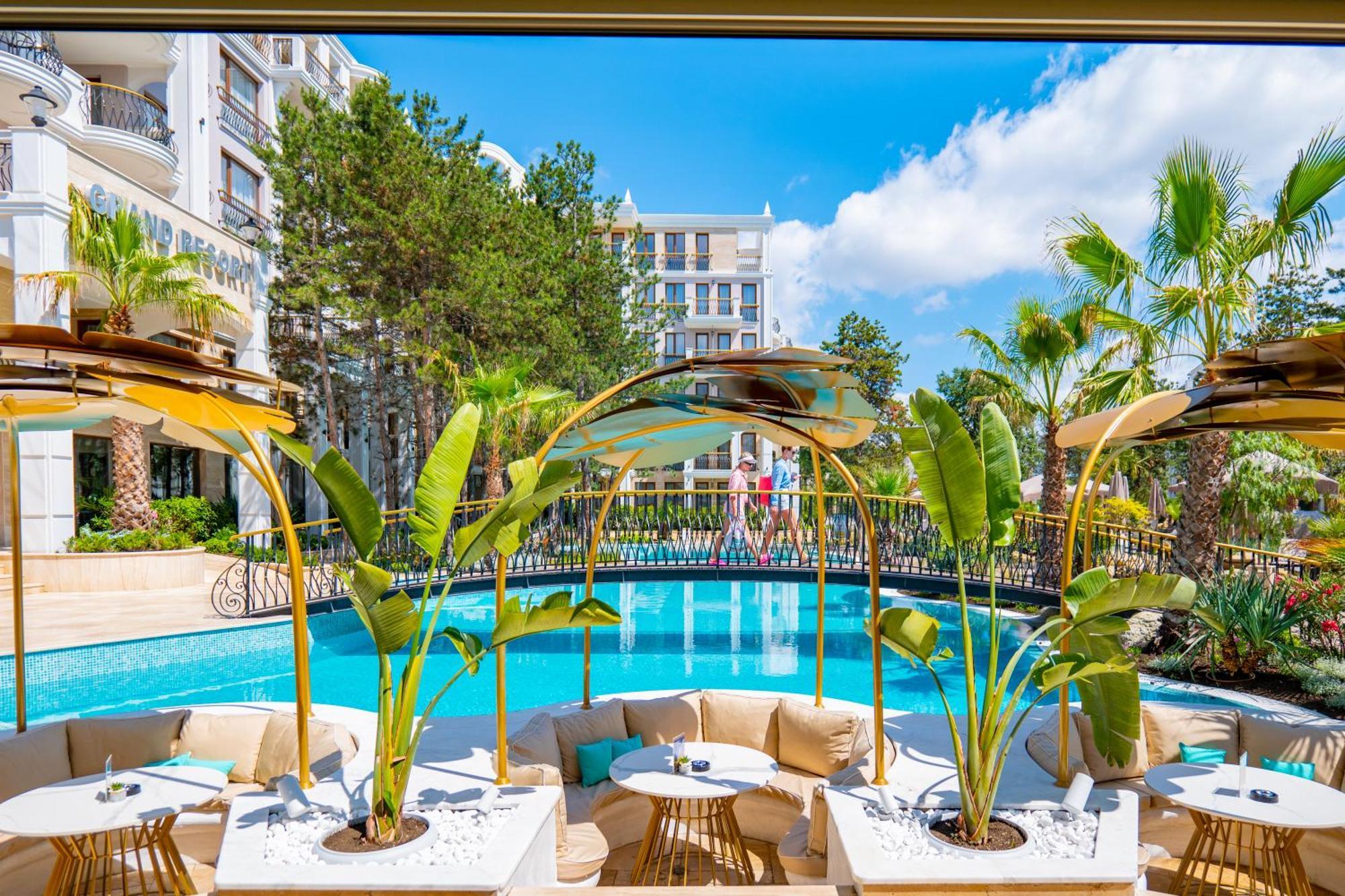 Harmony Suites Grand Resort サニービーチ エクステリア 写真